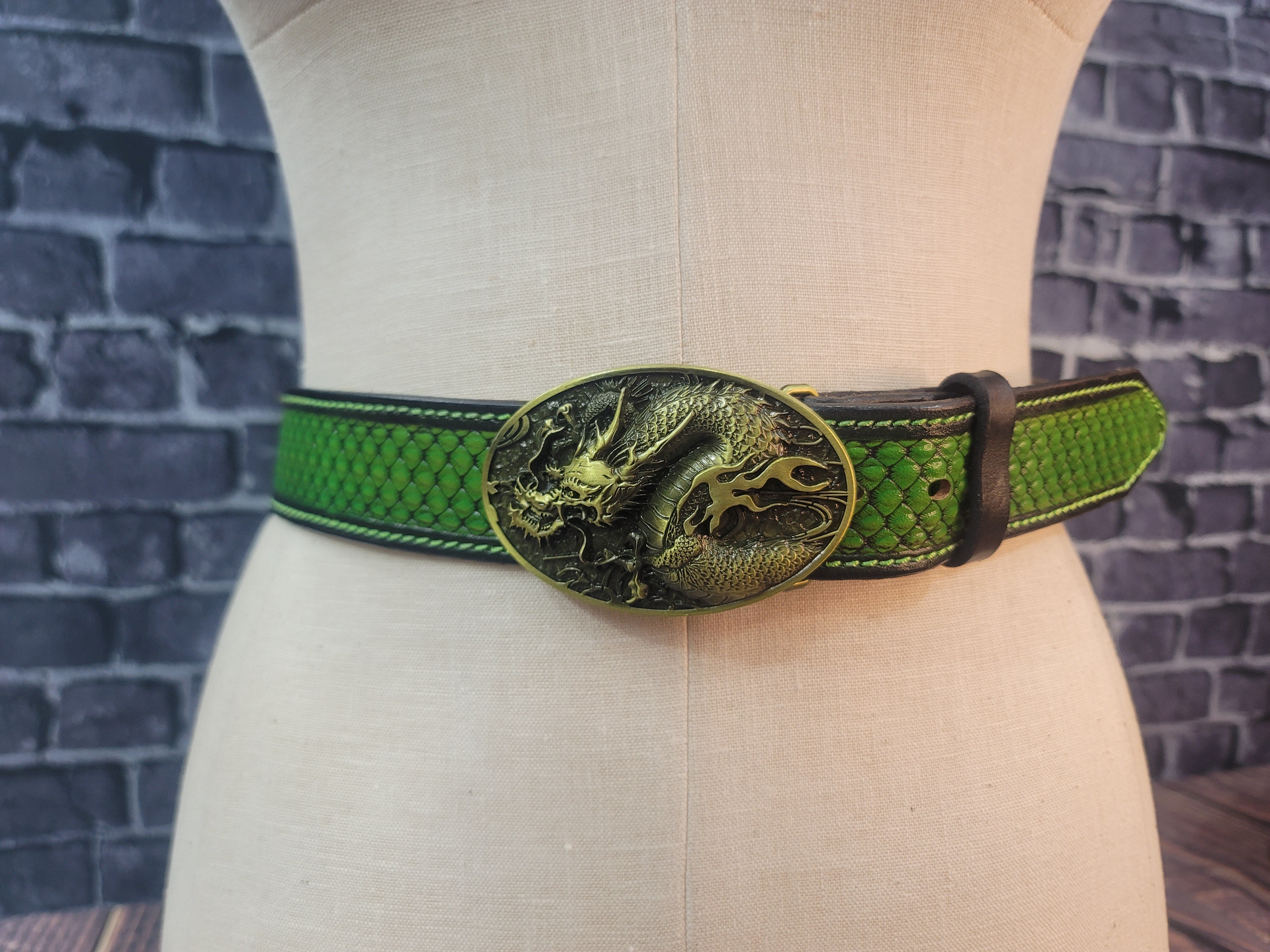 Vintage Oberon Celtic Dragon Belt Buckle Embossed Leather Belt high quality Size 40 Green